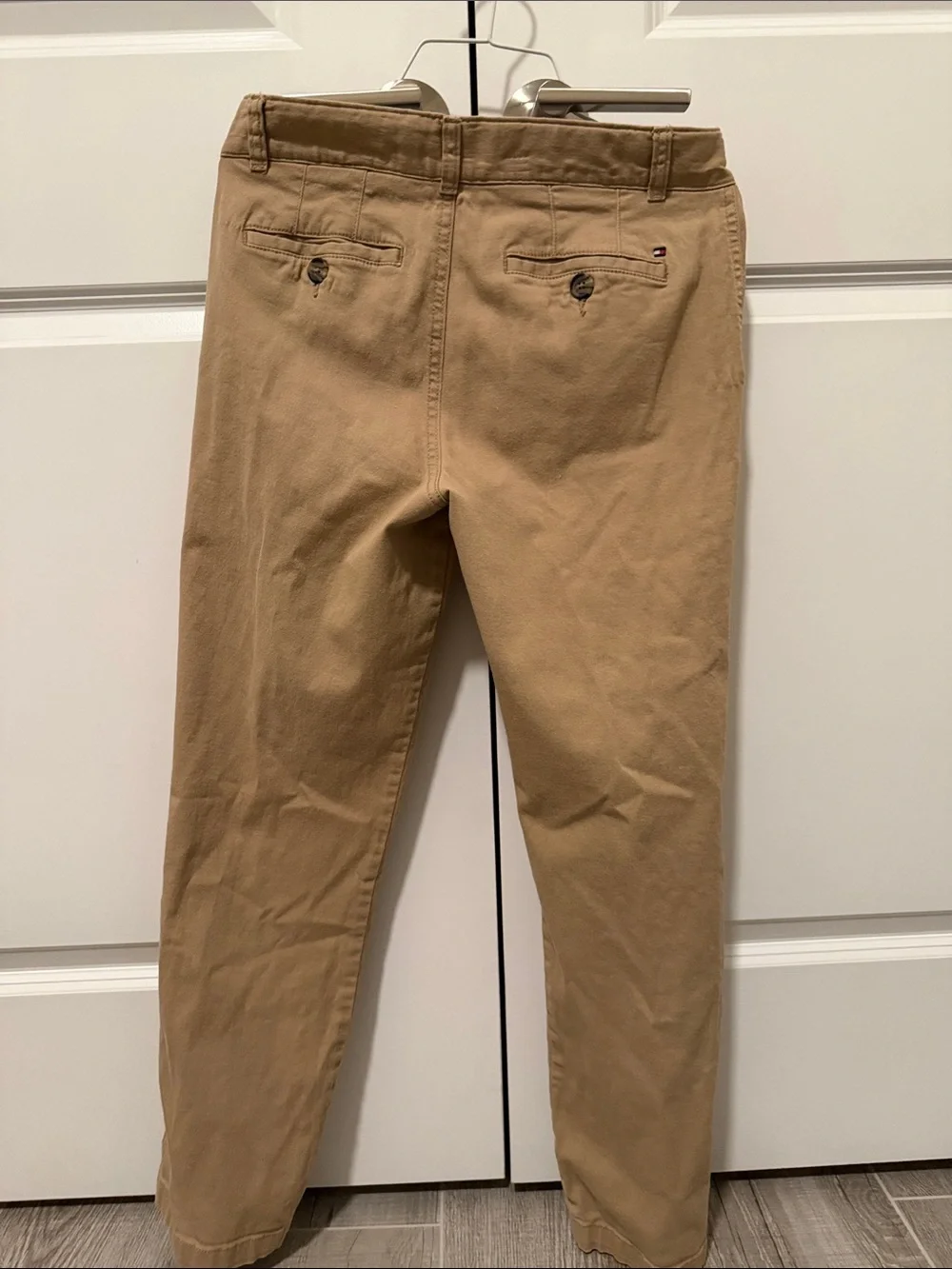Tommy Hilfiger clean khaki